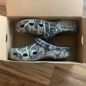 Men’s size 11 camo crocs